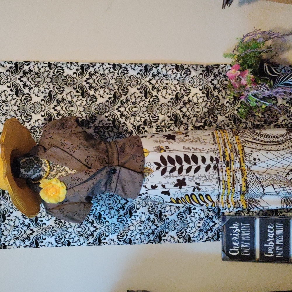 Yellow brown and white floral maxi skirt 1X(14/16)